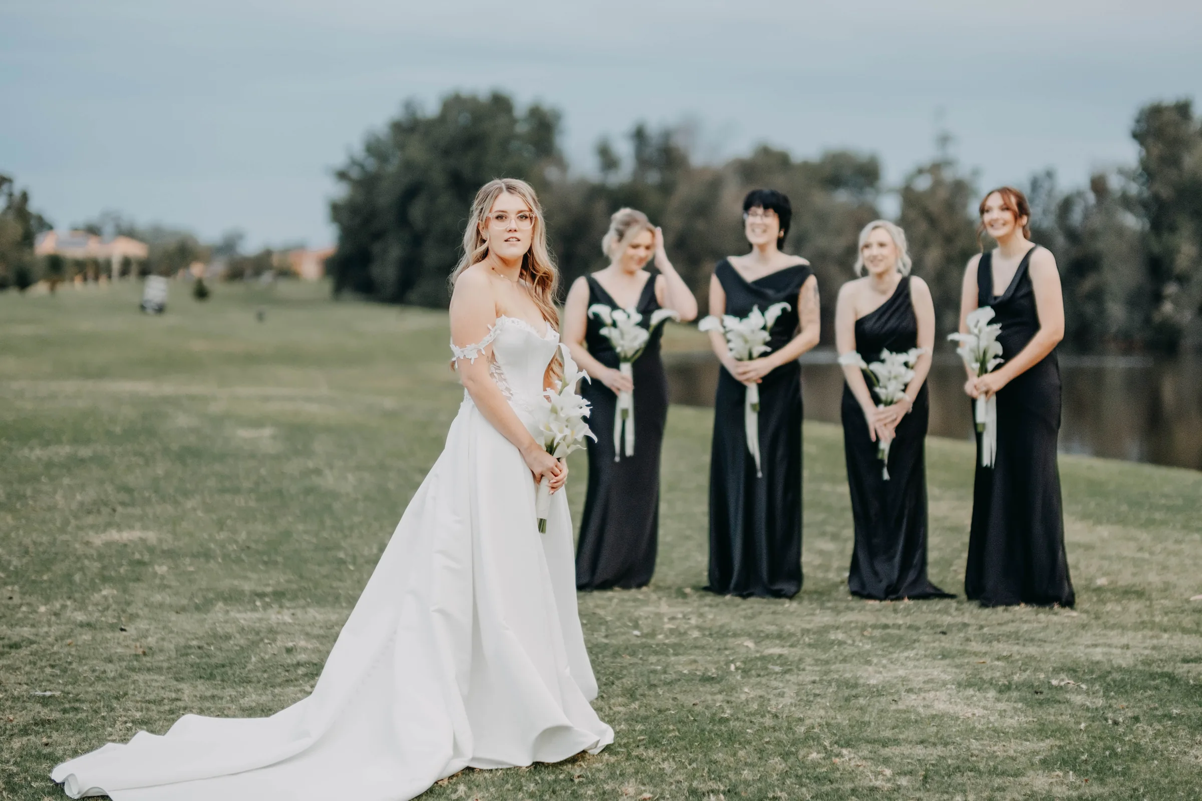 Black and white motion photo of Kirra and Mitch kissing at The Vines Resort